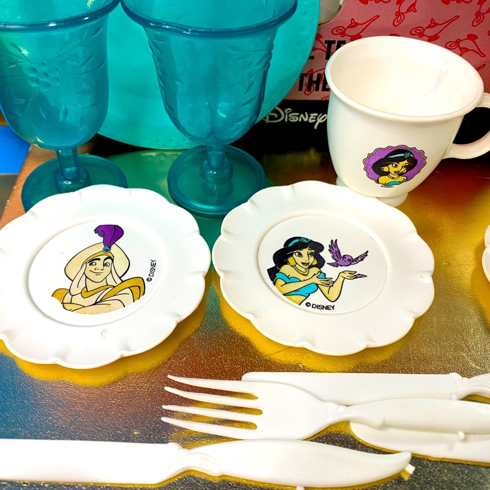 Disney Store Exclusive Vintage 90’s Aladdin & Princess JasmineTea Set - Picture 9 of 14
